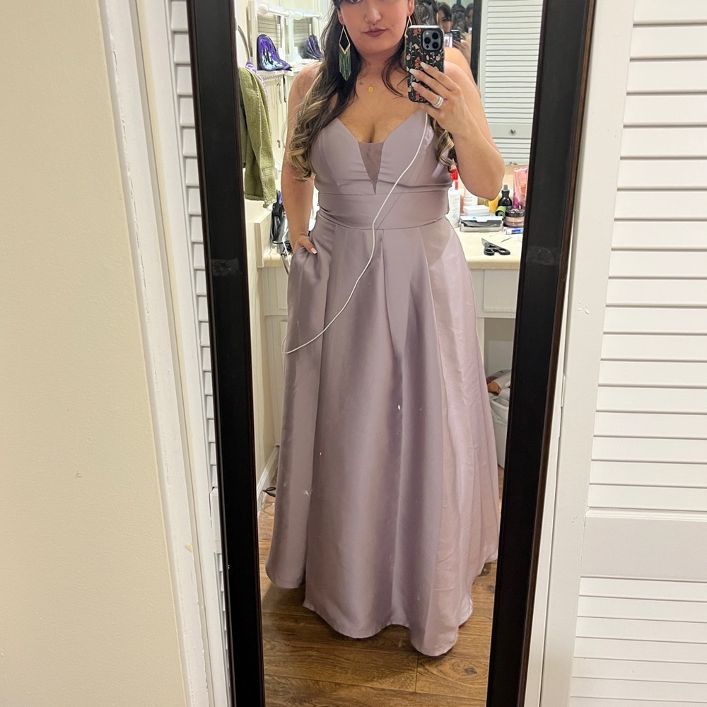 Elegant Lavender Evening Gown with Crocheted Floral Back & POCKETS